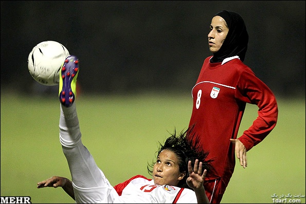 جدیدترین عکس های تیم فوتبال زنان امارات بی حجاب در ایران