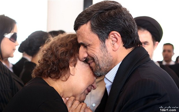 اقدام عجیب احمدی‌نژاد در کاراکاس+عکس