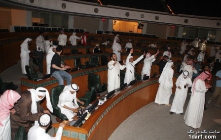 تصاویری از اشغال شبانه مجلس کویت