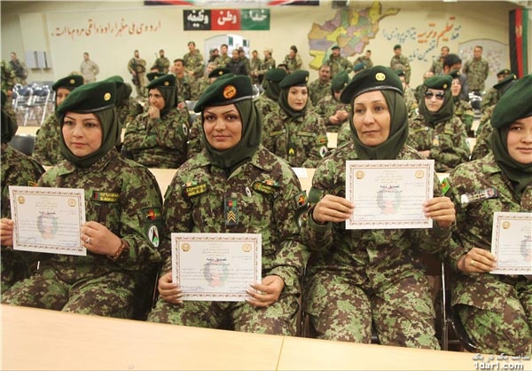 مراسم فارغ‌التحصیلی زنان ارتشی افغانستان(+عکس) 