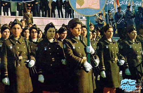 تصاویری از سربازی دختران ایرانی در سال ۱۳۵۷