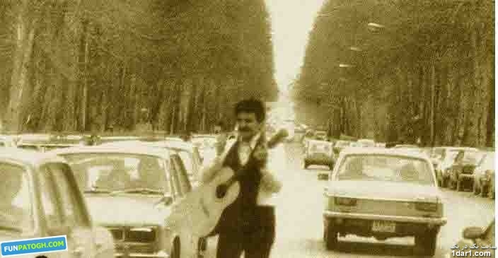 فریدون فروغی در خیابان ولیعصر در حال آواز خواندن + عکس